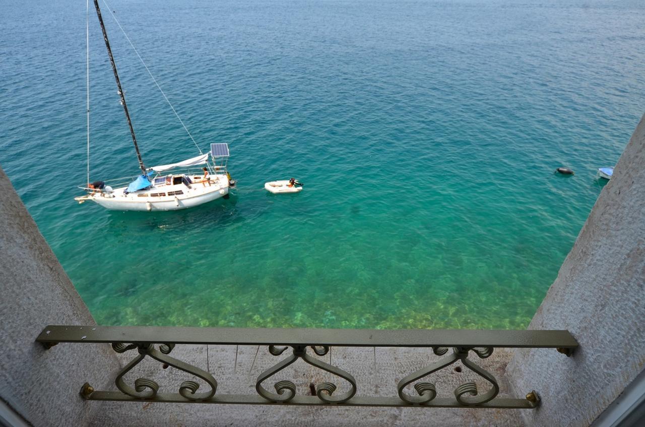 Arnolongo B4 Sea View Hotel Rovinj Exterior photo
