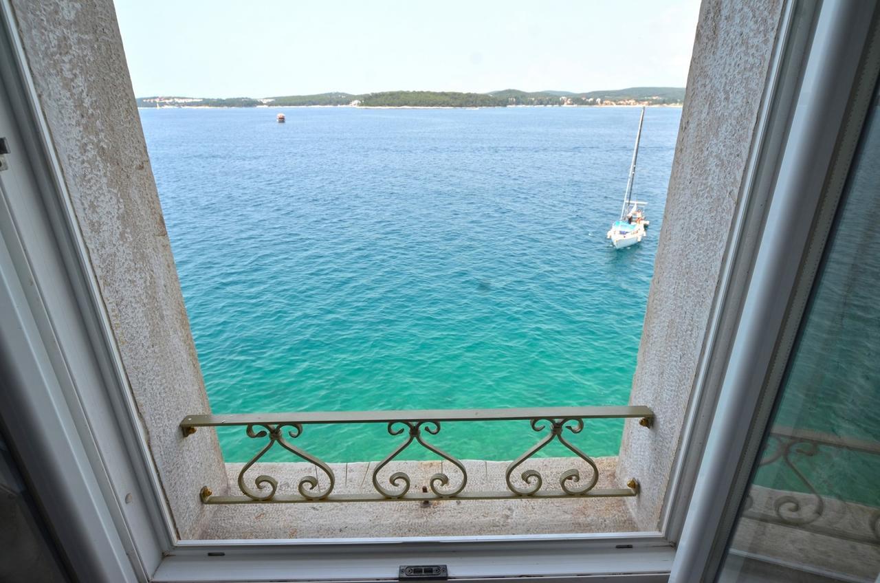 Arnolongo B4 Sea View Hotel Rovinj Exterior photo